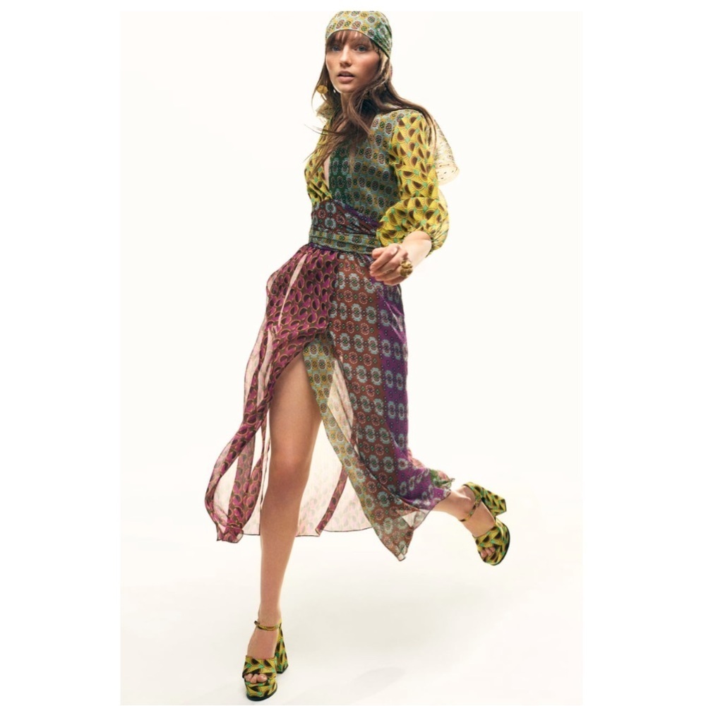 - Zara printed wrap Like Dress - Picture 12 of 12